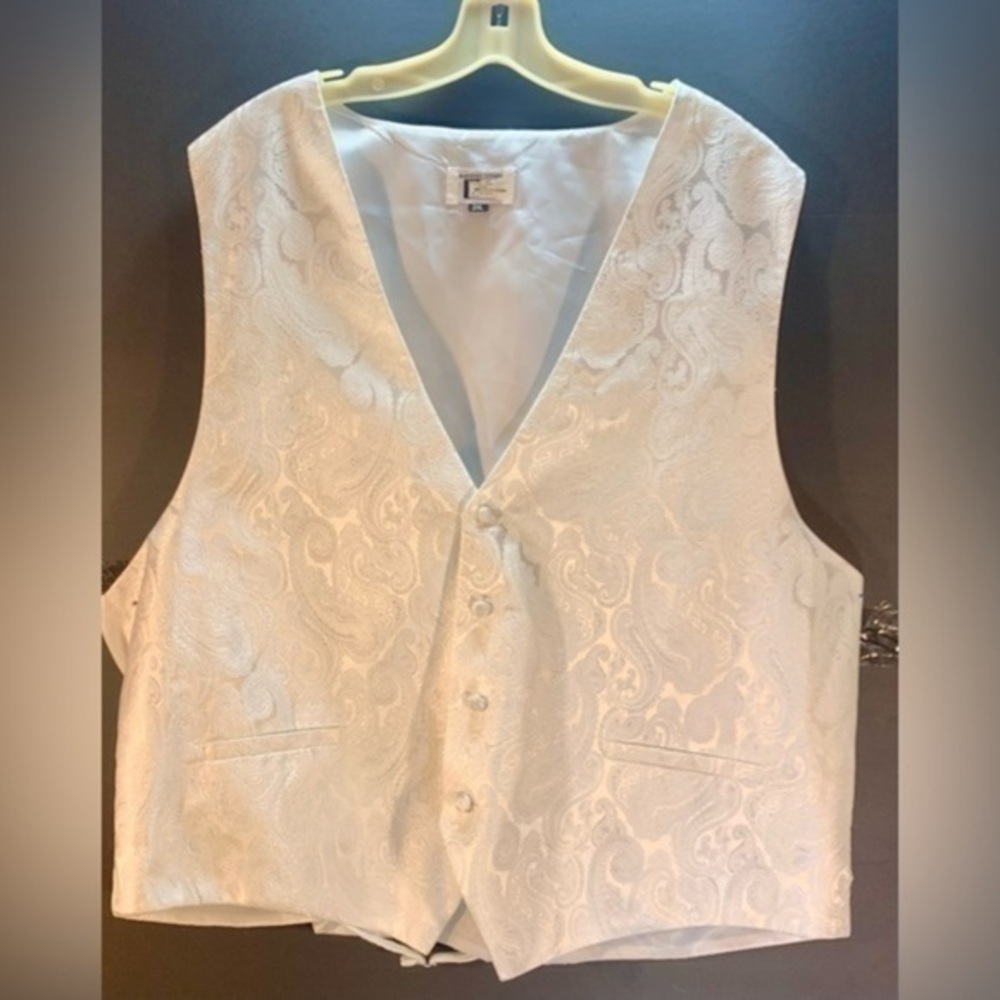 MARSHALL STURAT WHITE WOMENS 2XXL VEST